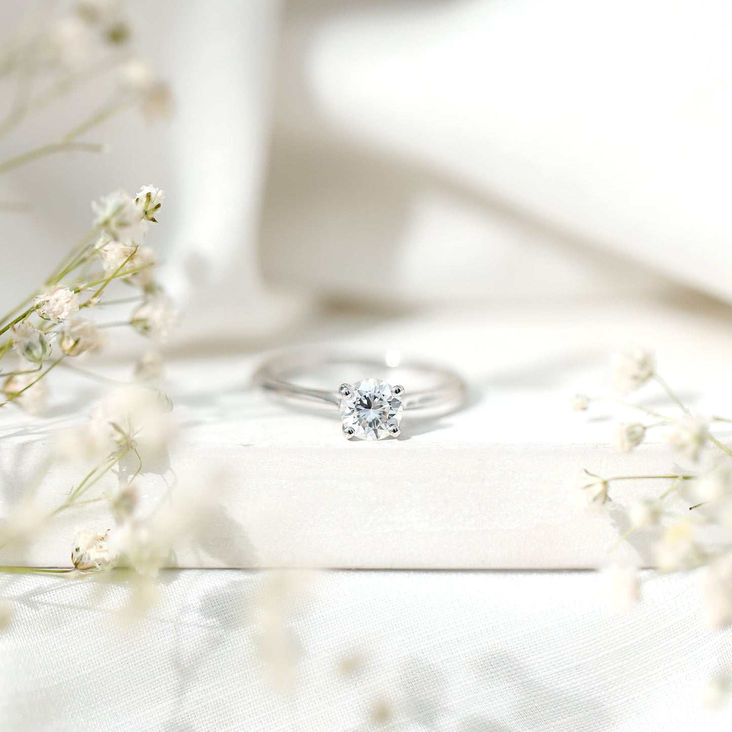Solitaire Round Cut Moissanite Engagement Ring for Her