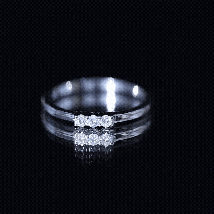 Certified Round Diamond Proposal Ring For Her