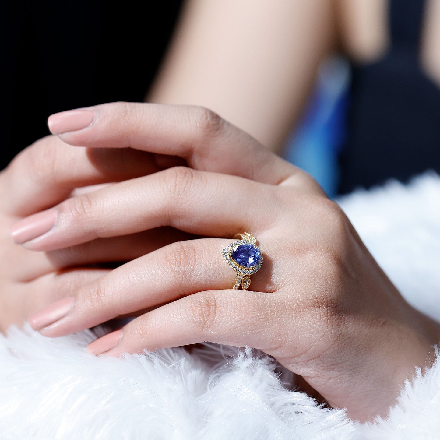 Certified 1.6 Carat Lab Grown Blue Sapphire Pear Shaped Engagement Ring Set with Diamond