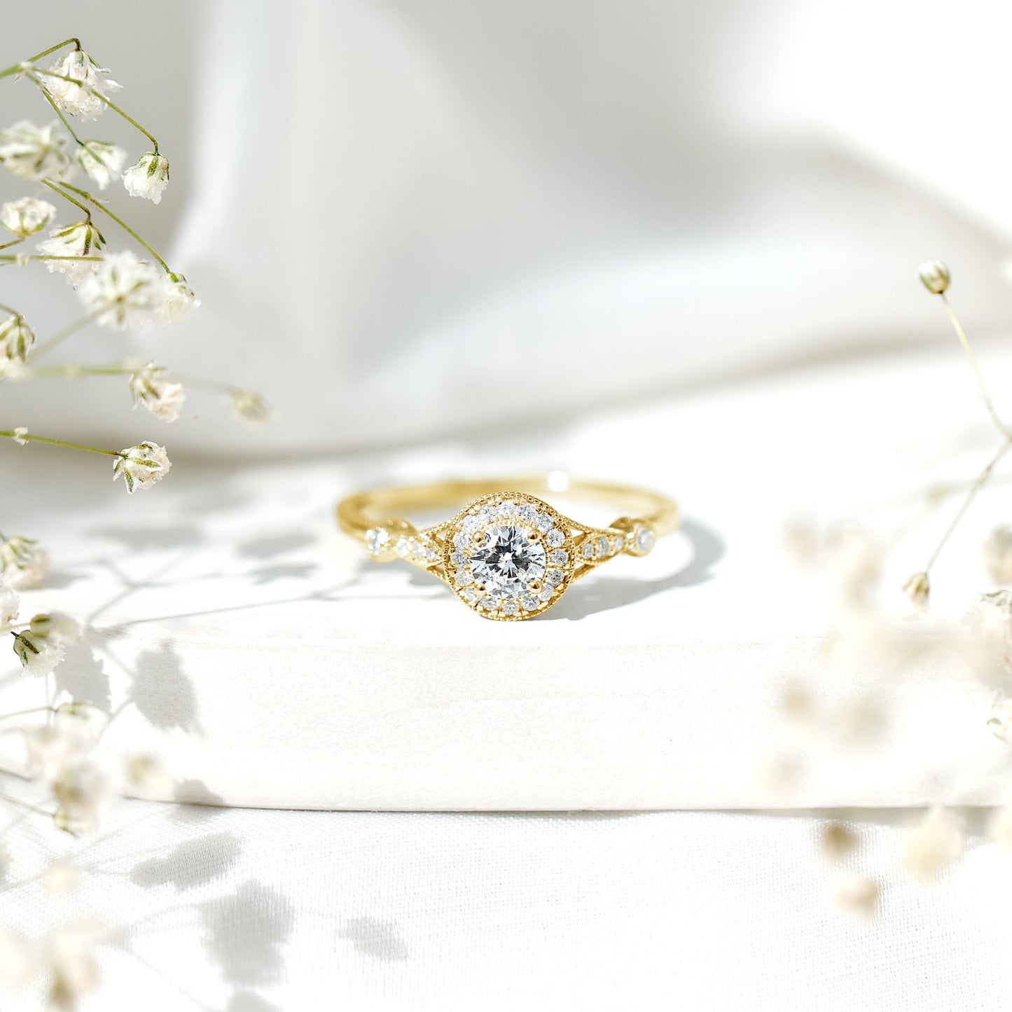 Round Cut Moissanite Antique Engagement Ring
