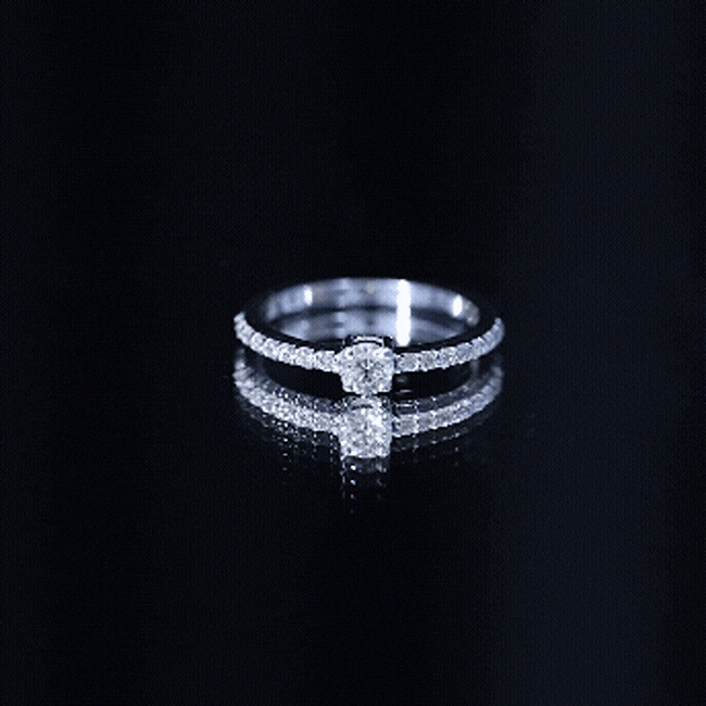 Round Diamond Solitaire Ring with Side Stones