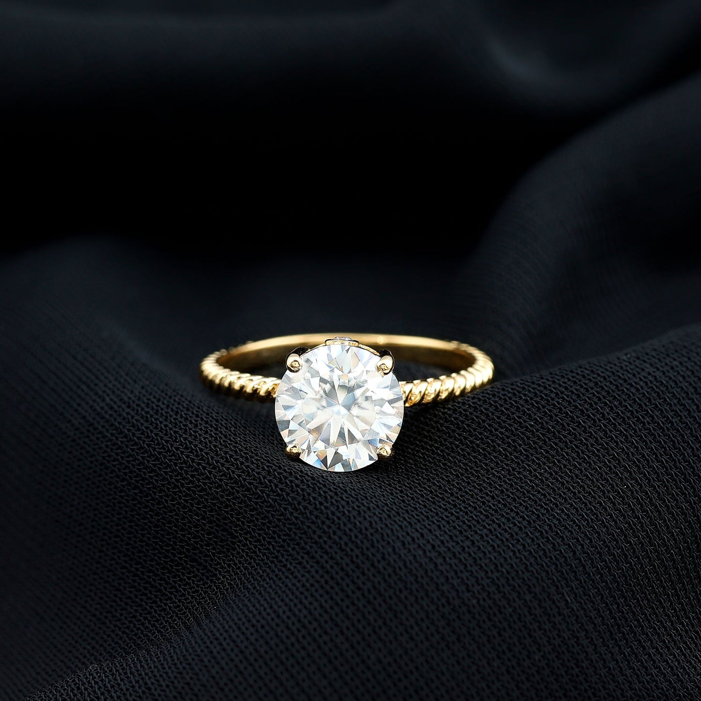 Round Cut Moissanite Solitaire Engagement Ring with Twisted Rope