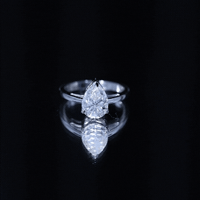 2 CT Moissanite Pear Shaped Engagement Ring for Women
