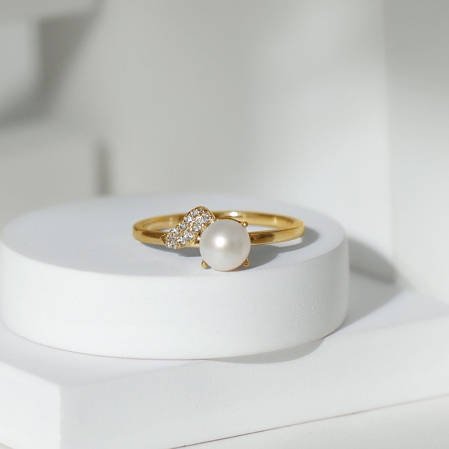Cultured 3 Carat Freshwater Pearl Solitaire Engagement Ring with Diamond