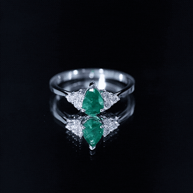 0.6 Carat AAA Quality Pear Shape Emerald Teardrop Engagement Ring with Diamond