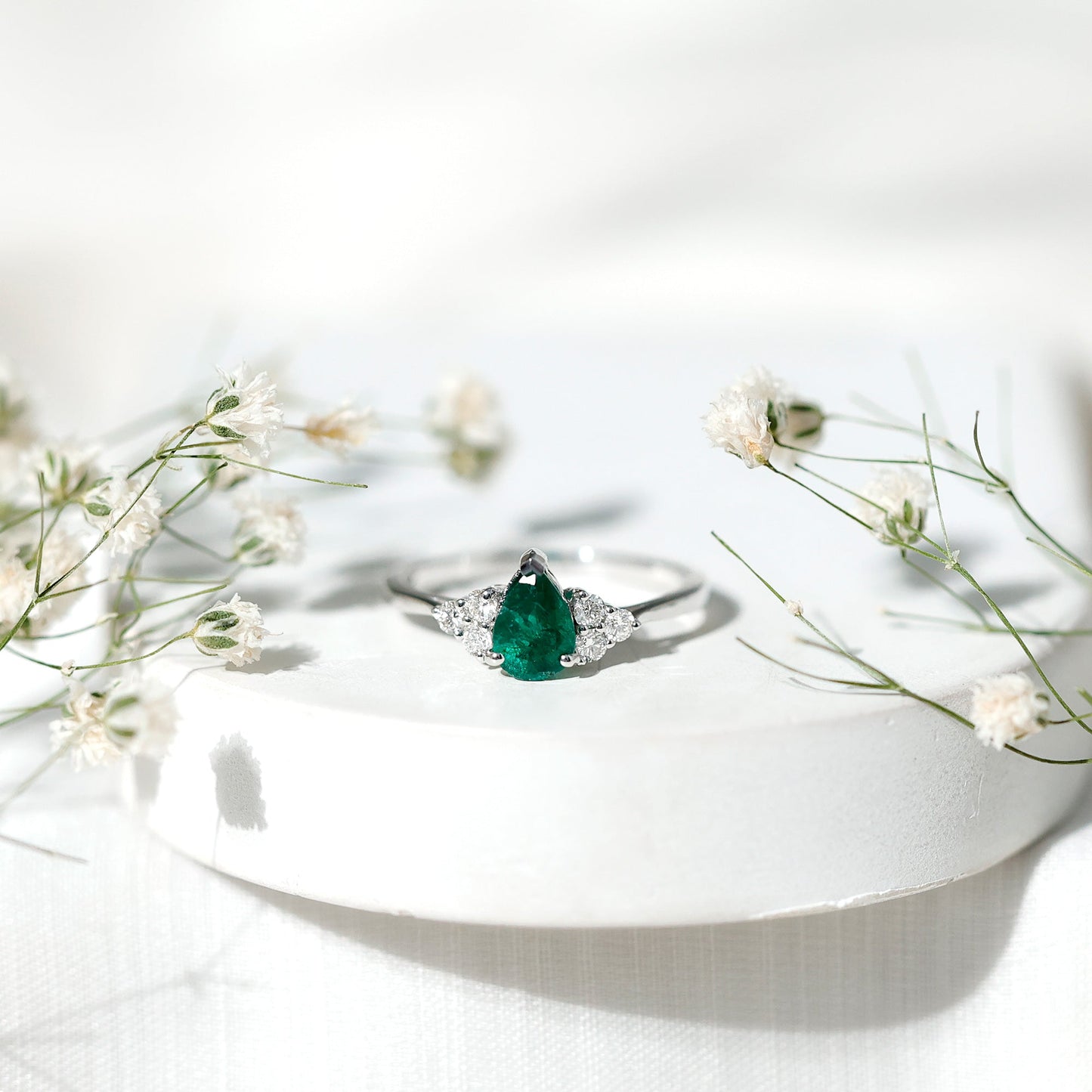 0.6 Carat AAA Quality Pear Shape Emerald Teardrop Engagement Ring with Diamond