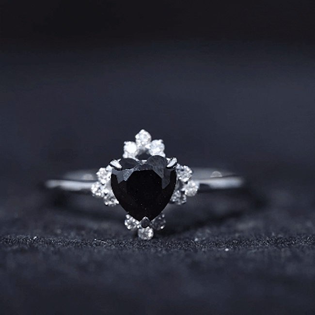 2 Carat Heart Shape Black Onyx Solitaire Engagement Ring with Diamond Accent