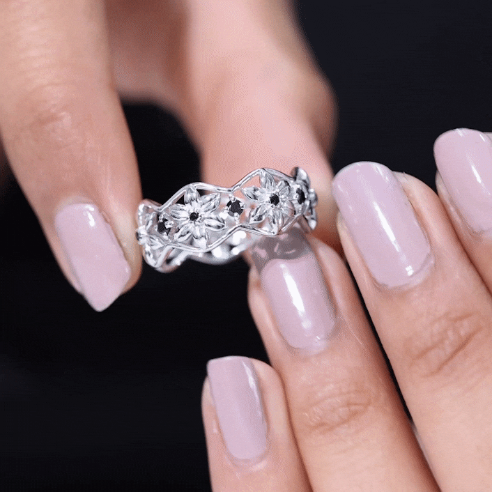 Natural Black Spinel Flower Band Ring for Women