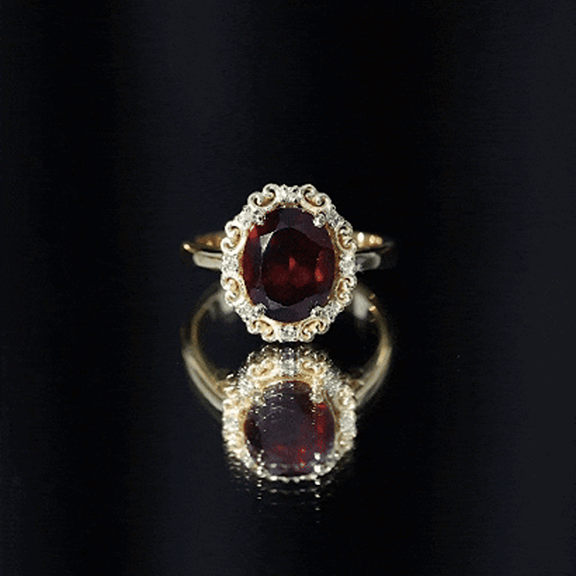 3.6 Natural Garnet Vintage Looking Engagement Ring with Diamond