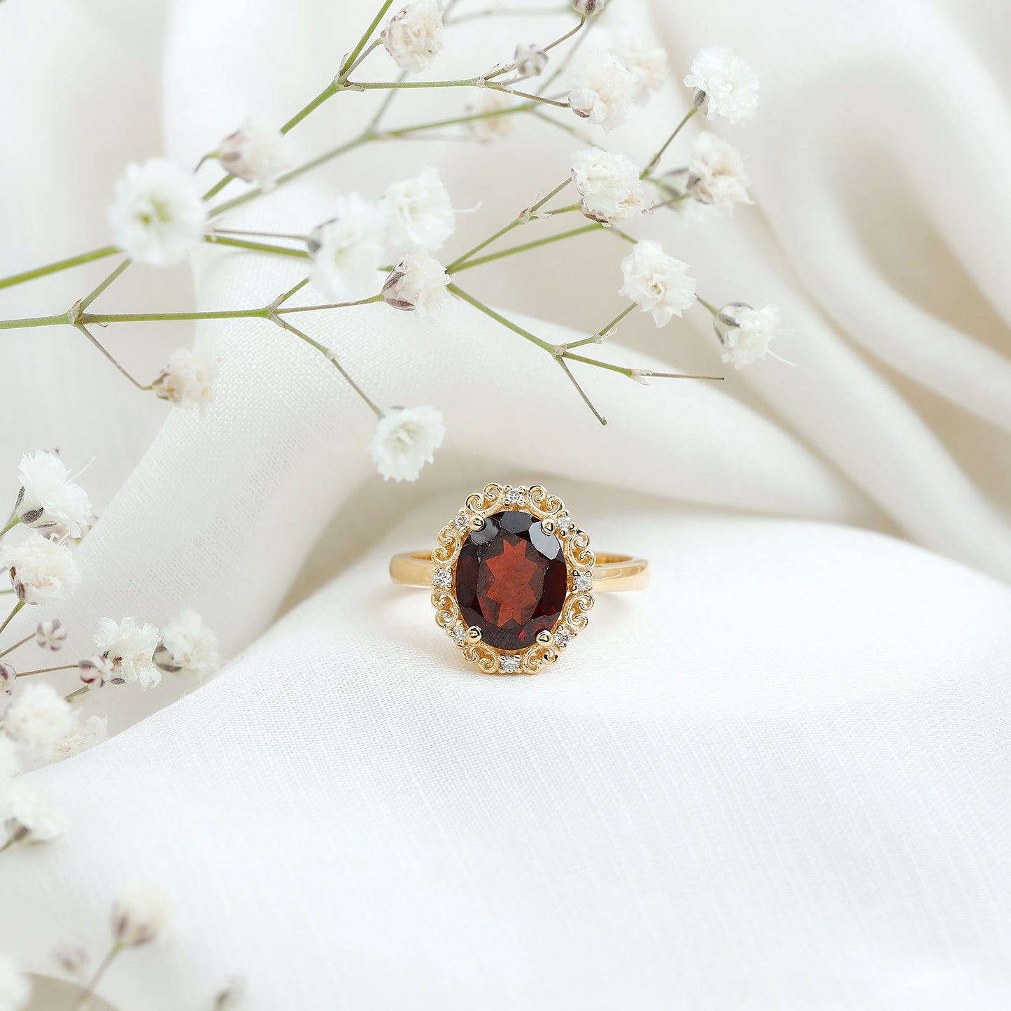 3.6 Natural Garnet Vintage Looking Engagement Ring with Diamond