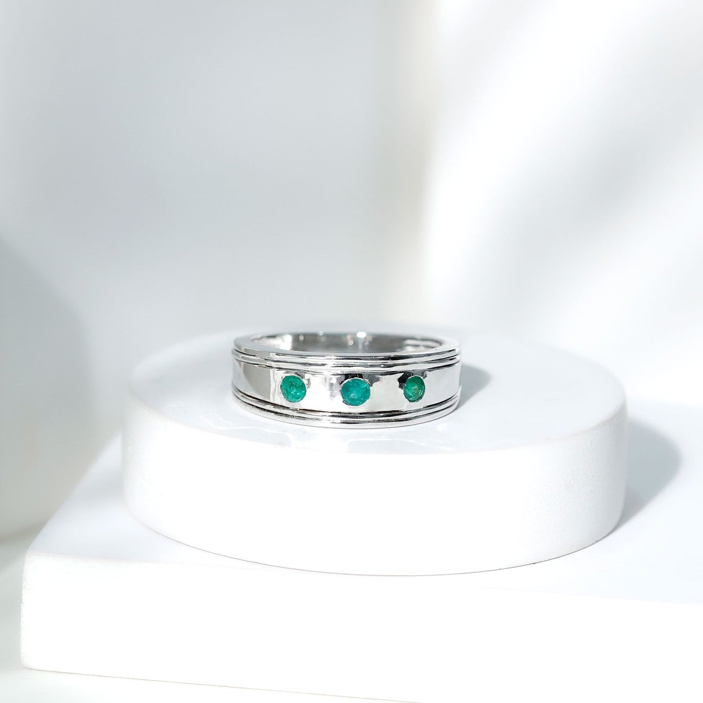 Emerald Minimal Band Ring in Gypsy Setting