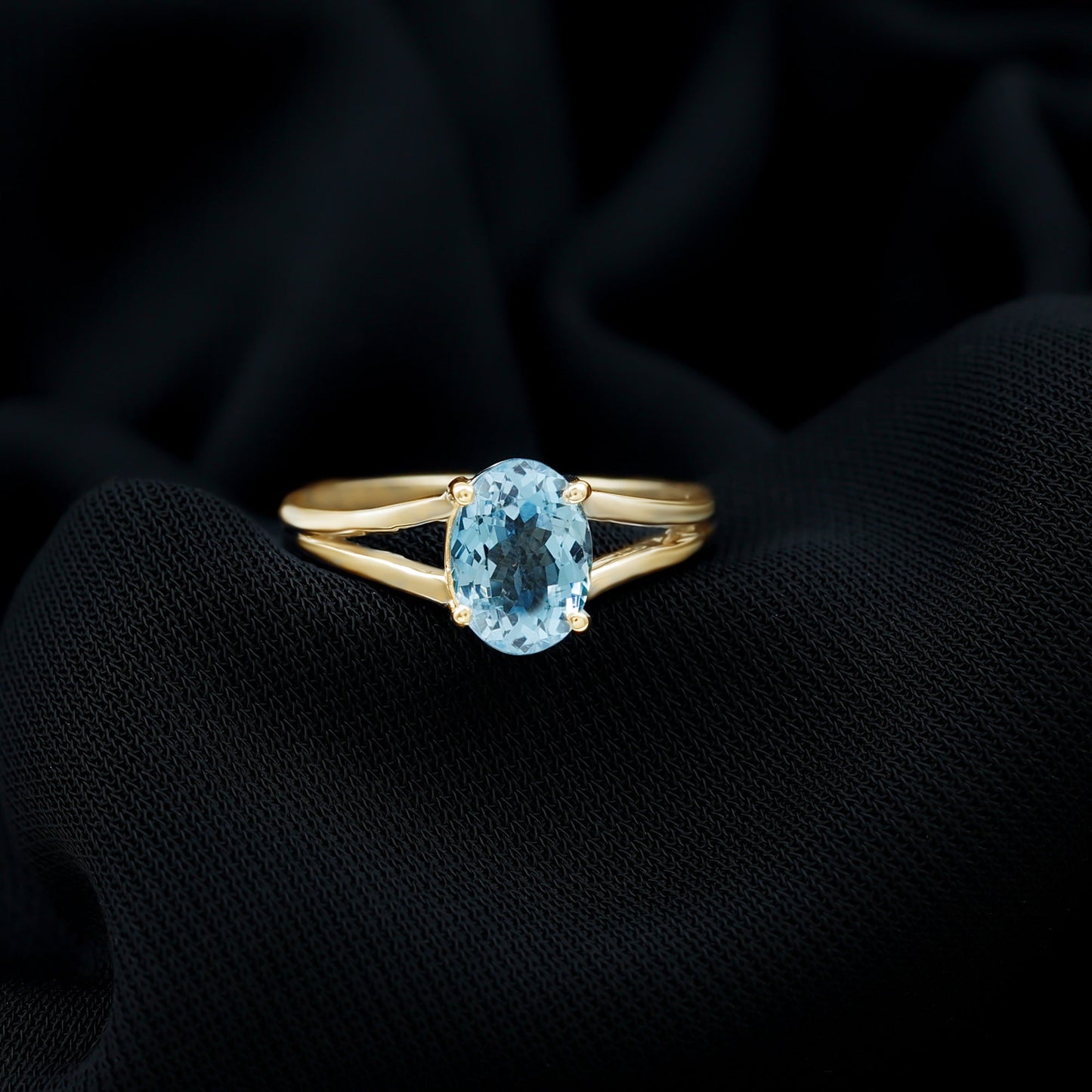 Genuine Oval Aquamarine Solitaire Engagement Ring in Split Shank