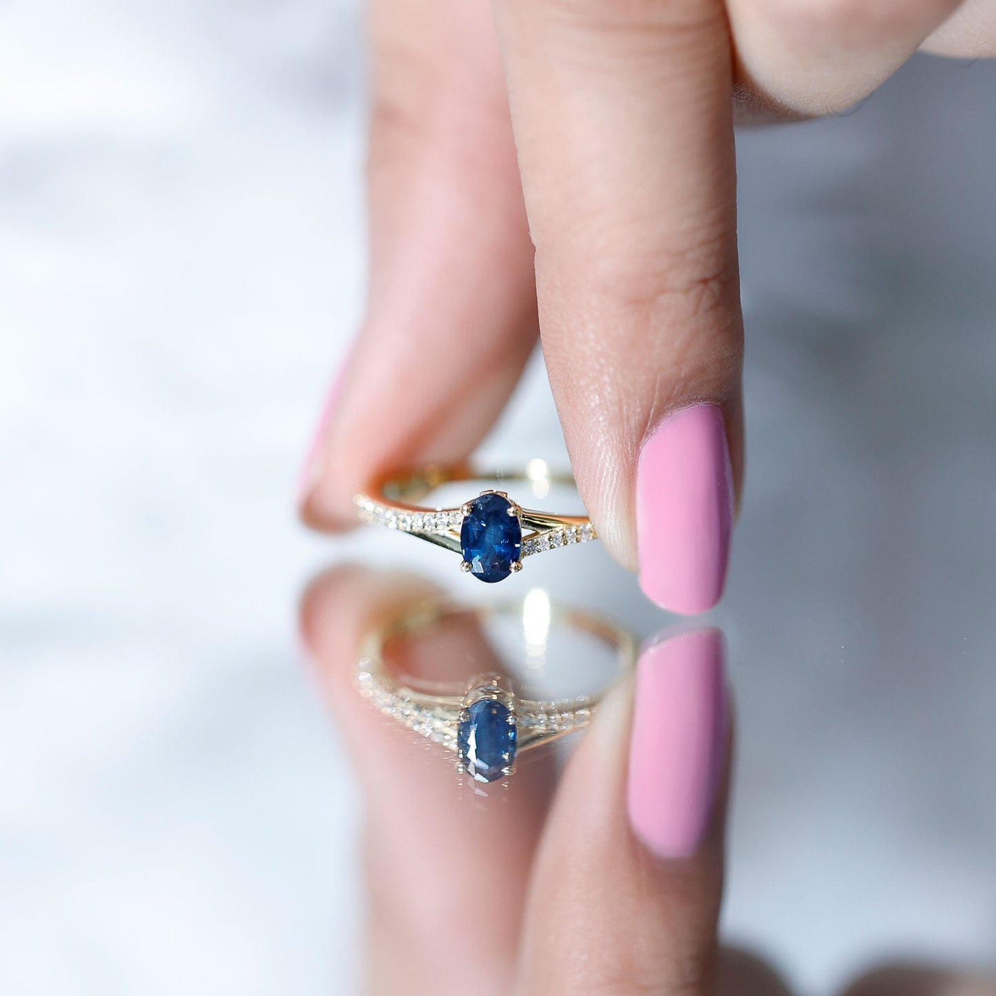 Natural 0.6 Carat Blue Sapphire Minimal Engagement Ring with Diamond Split Shank