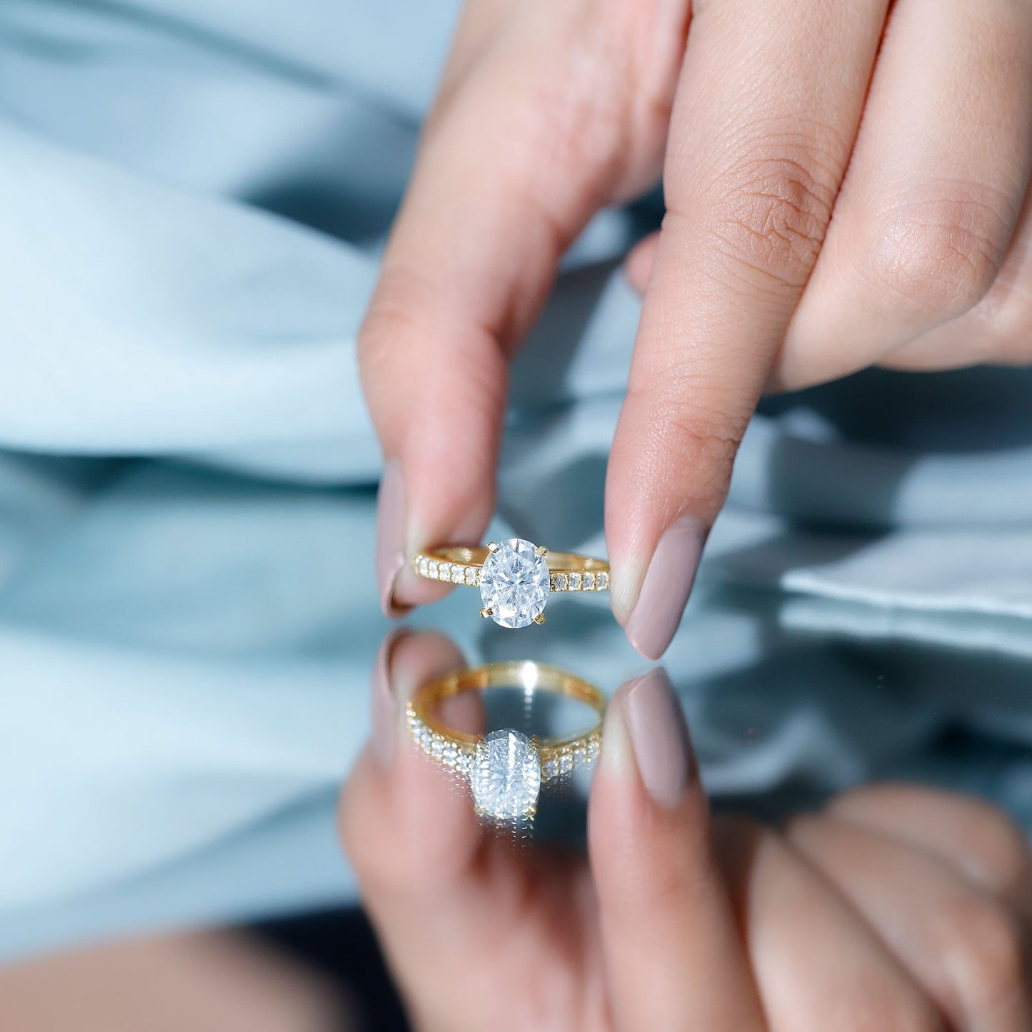 Brilliant Cut Moissanite Oval Engagement Ring
