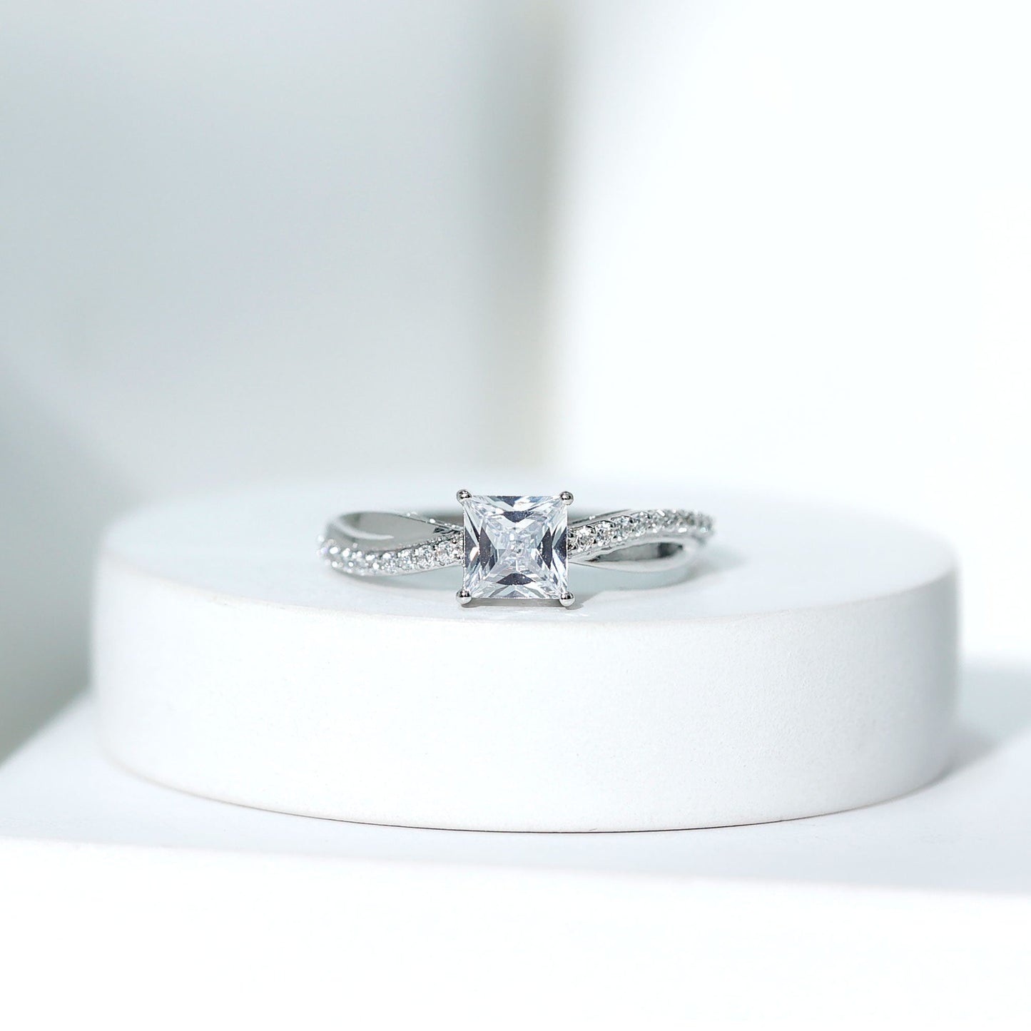 Solitaire Moissanite Princess Cut Engagement Ring