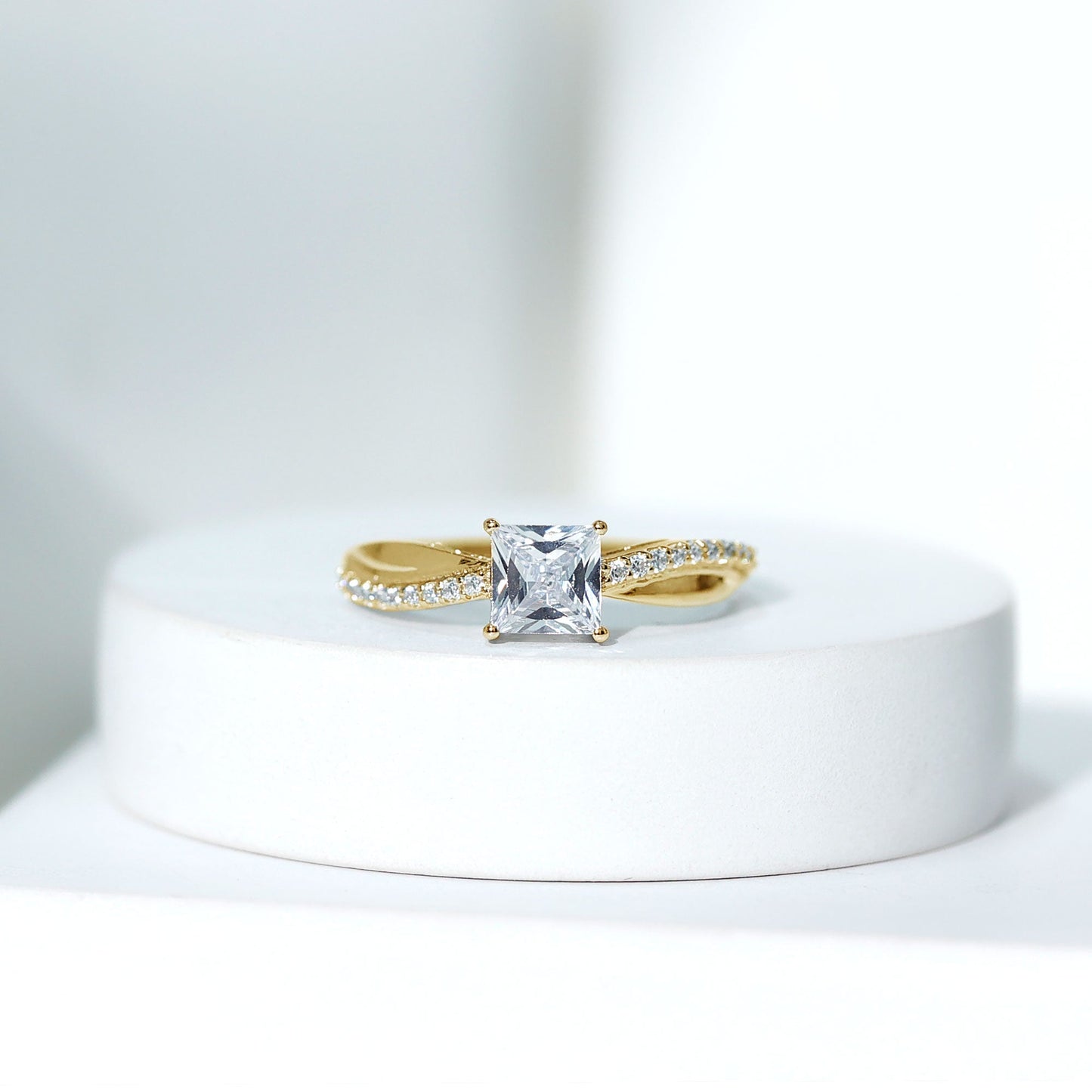 Solitaire Moissanite Princess Cut Engagement Ring