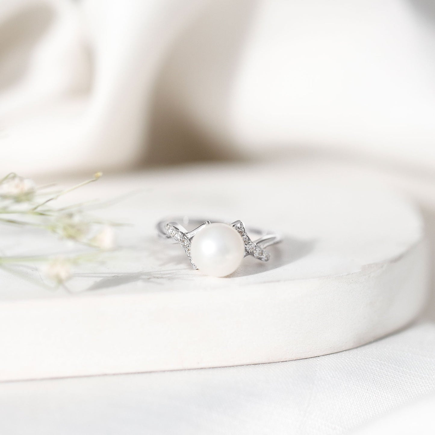 Pure Freshwater Pearl Solitaire Crossover Ring with Diamond