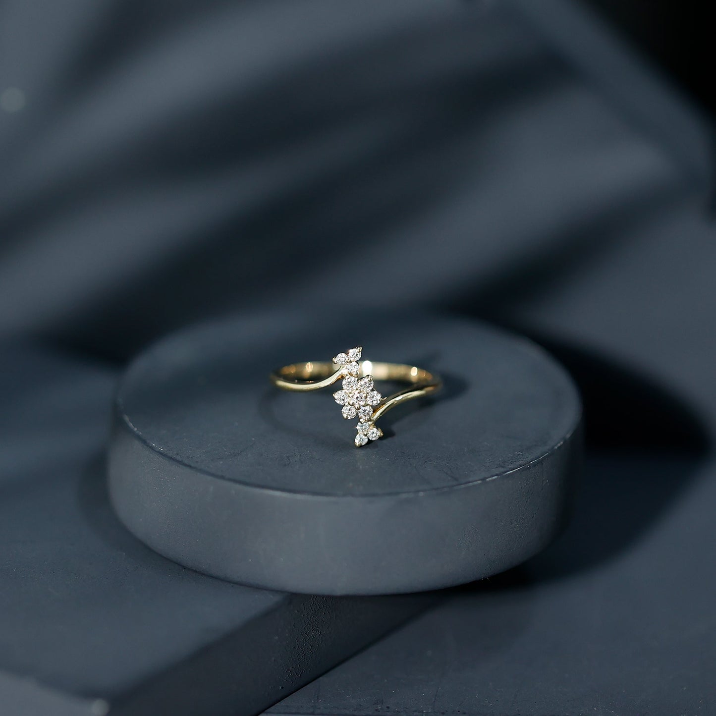 Round Cut Diamond Floral Promise Ring