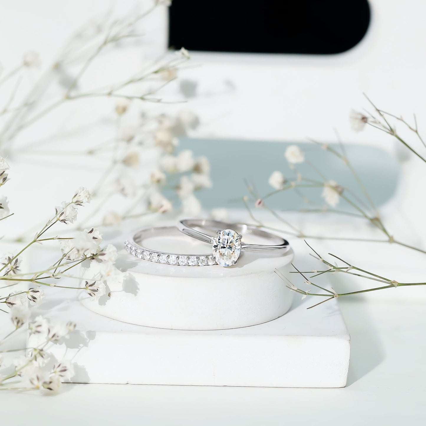 Oval Cut Solitaire Moissanite Bridal Ring Set