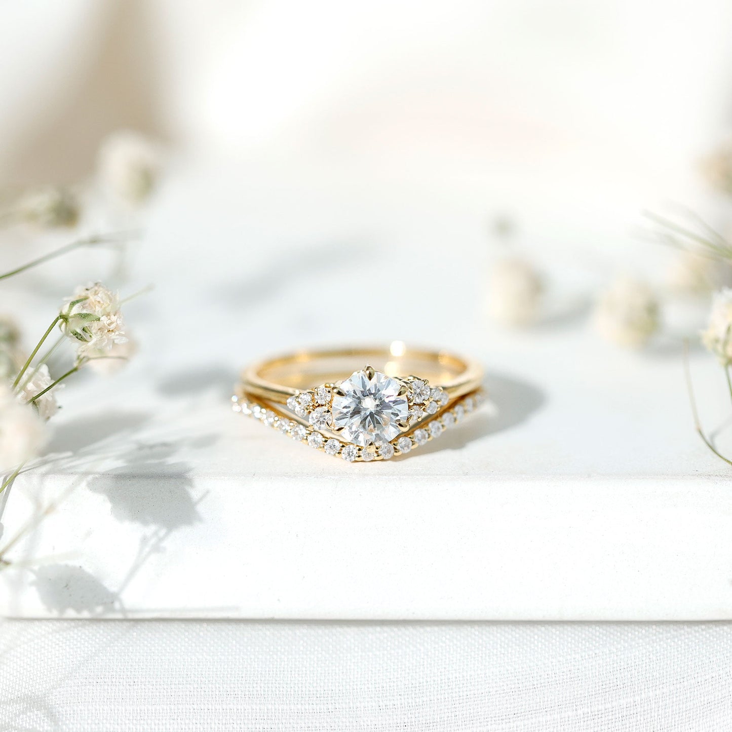 0.9 Carat Round Cut Moissanite Wedding Ring Set For Bride