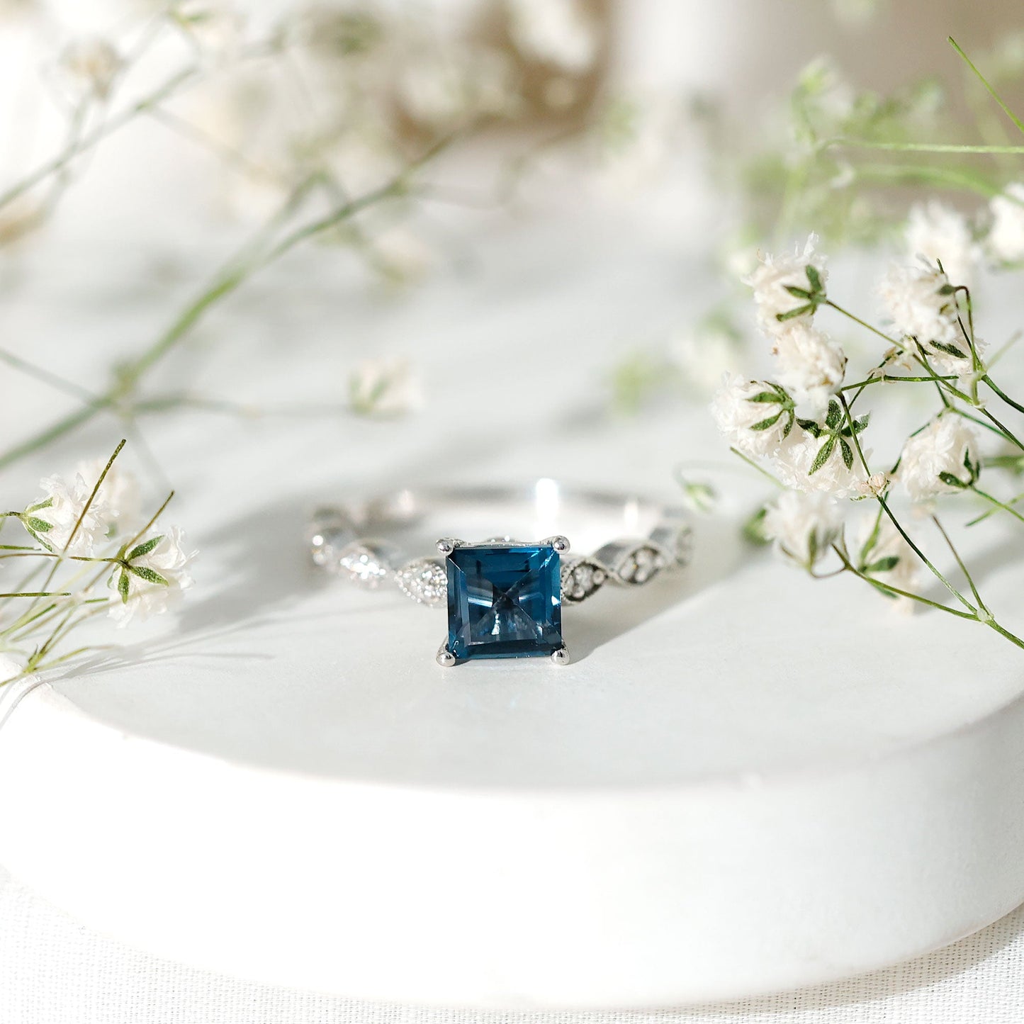 1 Carat Princess Cut London Blue Topaz Solitaire Ring with Diamond
