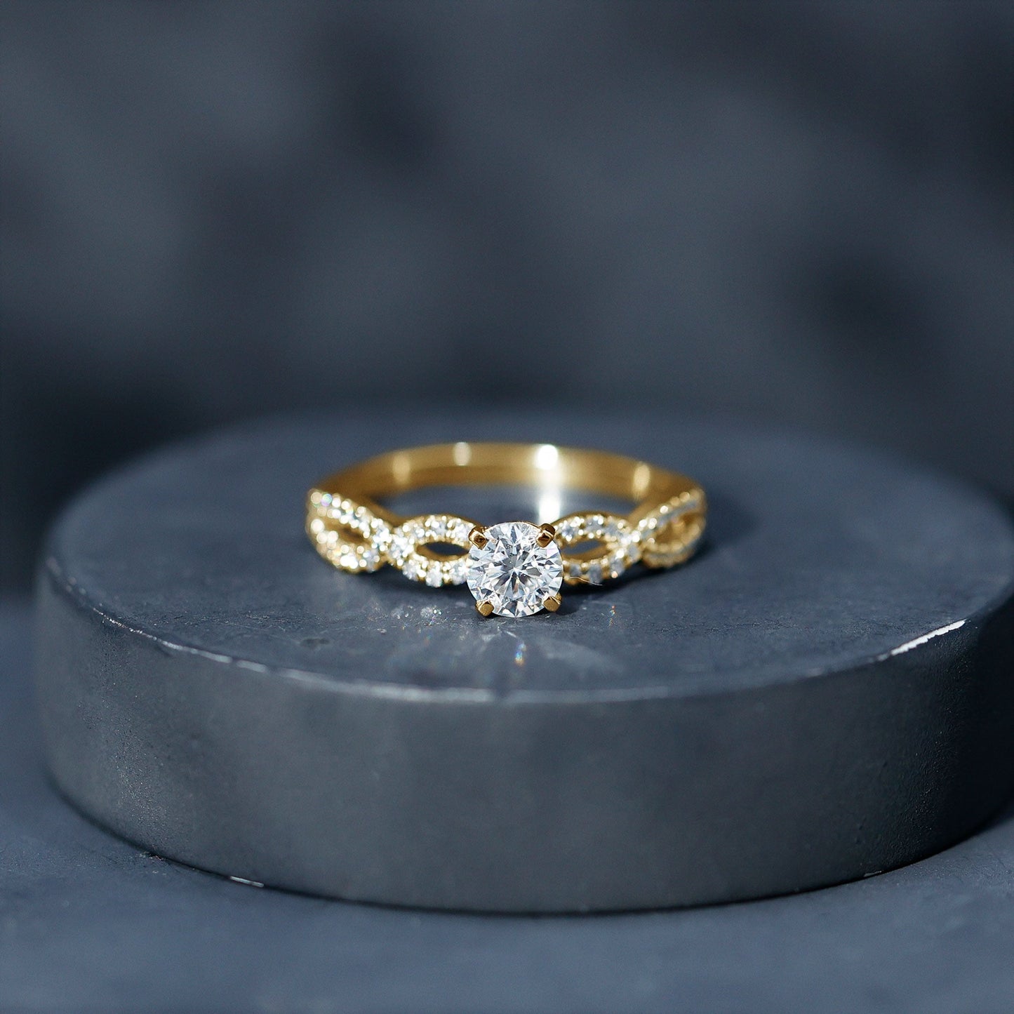 0.5 Carat Round Shape Moissanite Crossover Infinity Ring