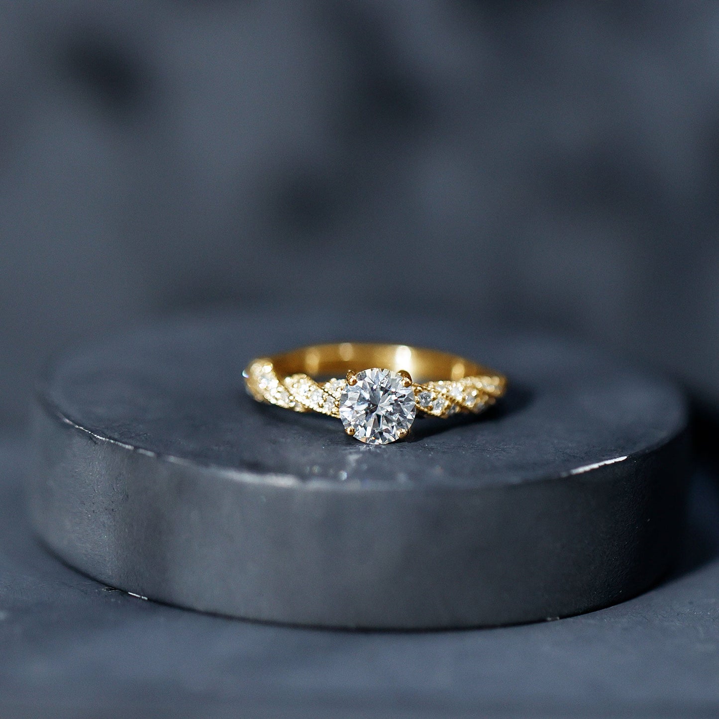 Round Shape Lab Grown Diamond Solitaire Engagement Ring