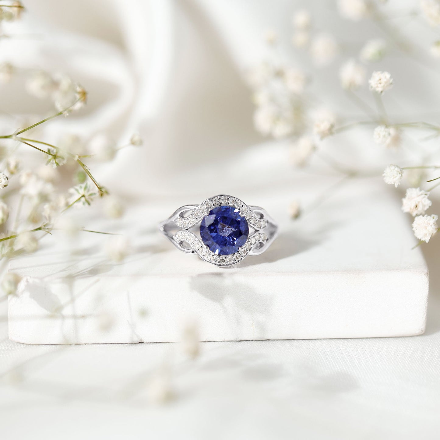 Certified Lab Grown Blue Sapphire Antique engagement ring with Diamond