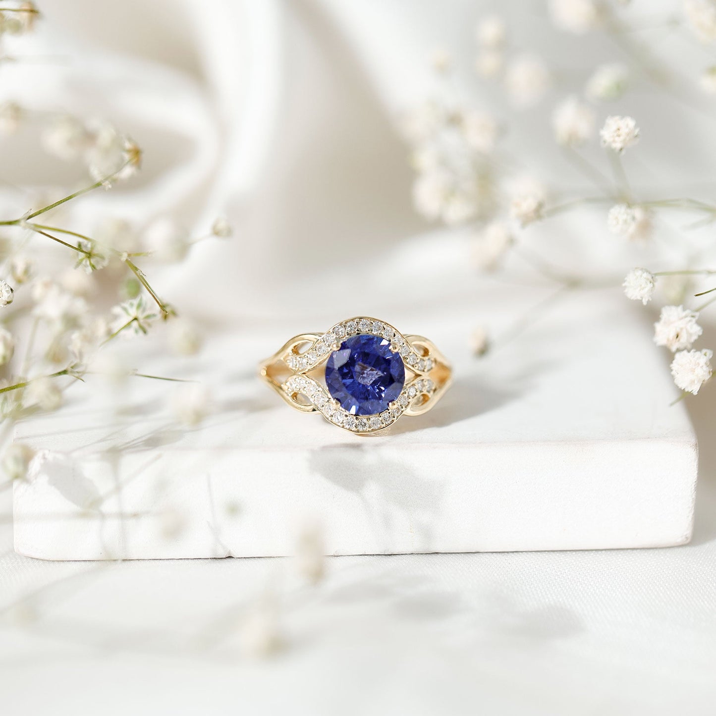 Certified Lab Grown Blue Sapphire Antique engagement ring with Diamond